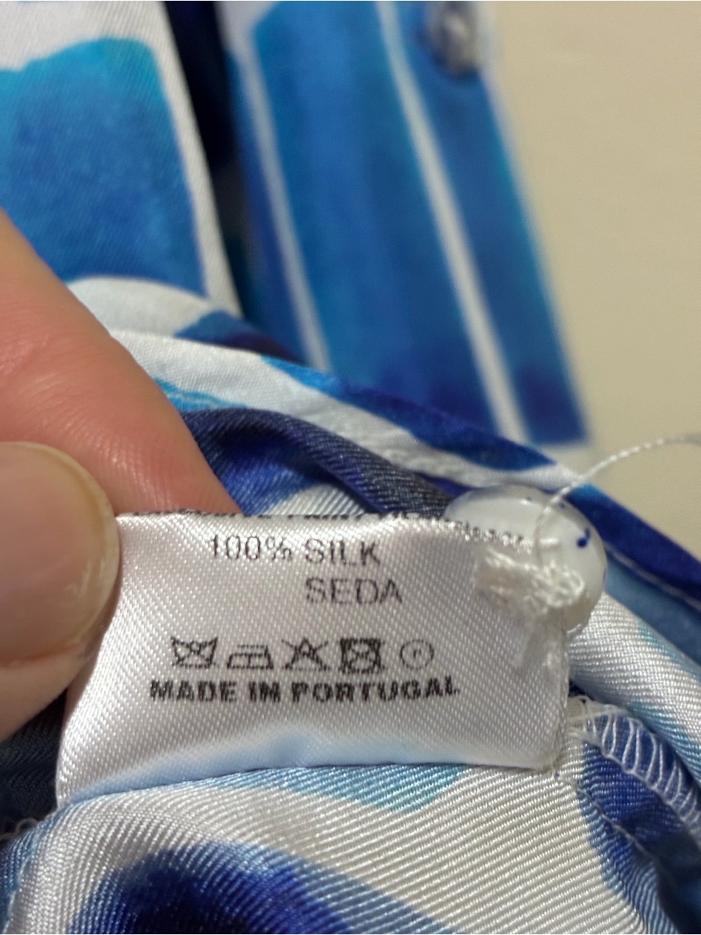 Vilagallo Blue Tile-Print Silk Top size 42 /10 - Picture 5 of 6